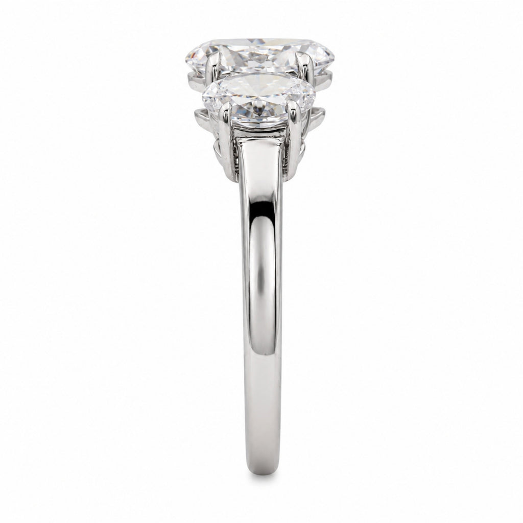 Venturant 2.00-5.00 Carat T.W. Oval-cut Lab Grown Diamond (F/VS+) 14K Gold 3 Stone Ring