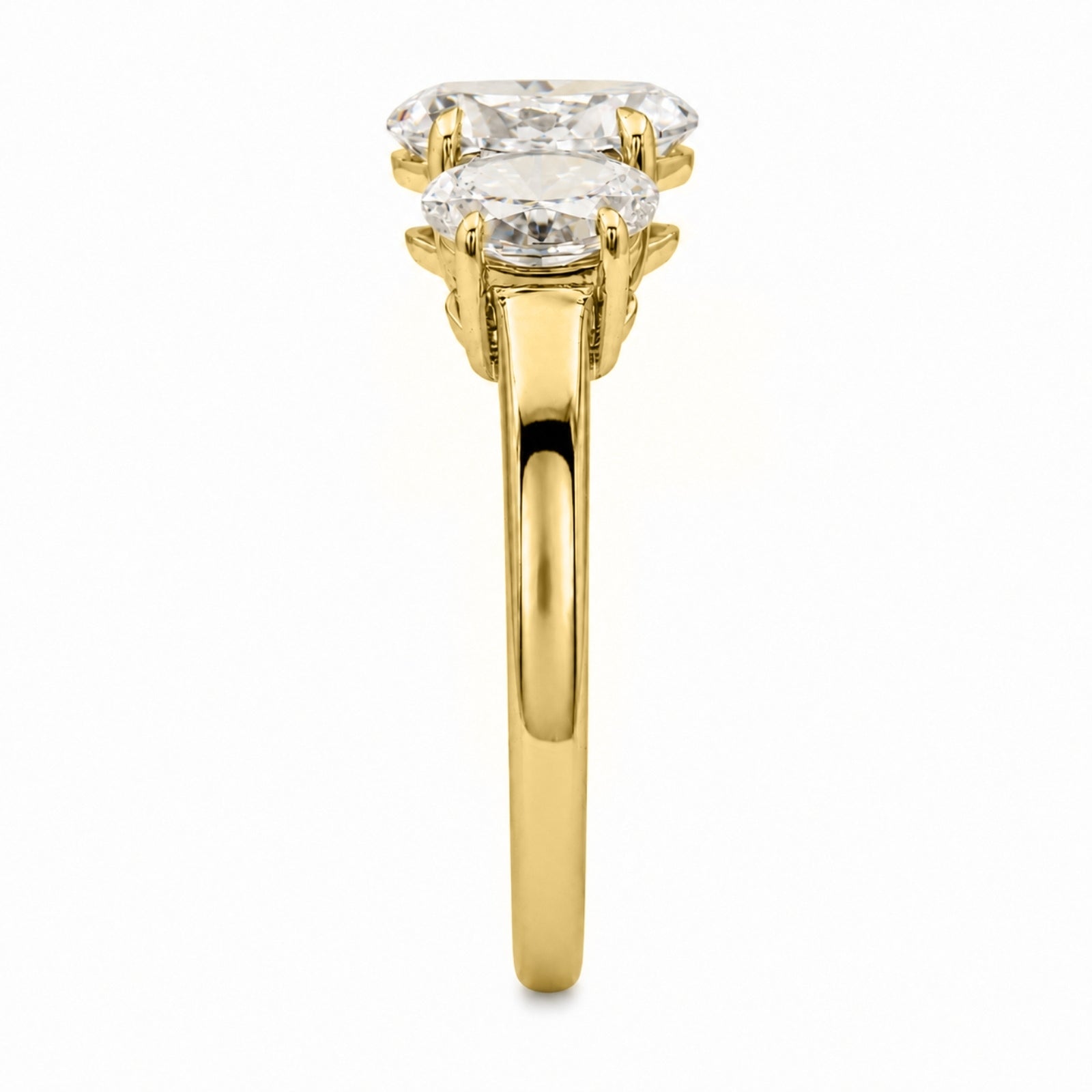 Venturant 2.00-5.00 Carat T.W. Oval-cut Lab Grown Diamond (F/VS+) 14K Gold 3 Stone Ring