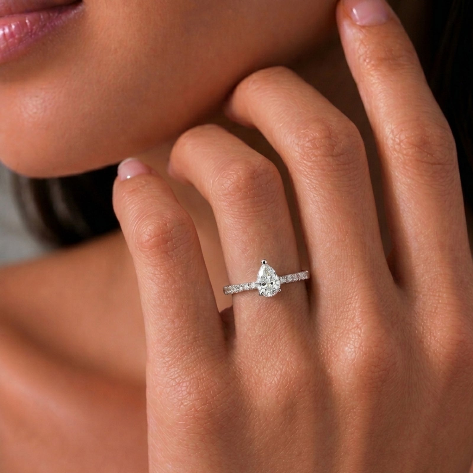 Venturant 1.50-4.50 Carat T.W. Pear and Round-cut Lab Grown Diamond (F/VS+) 14K Gold Solitaire Band Ring